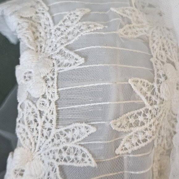 1940s 50s Juliet Cap Veil Crochet Floral Lace Wired For Updo White 4 Layer Tulle main image 12